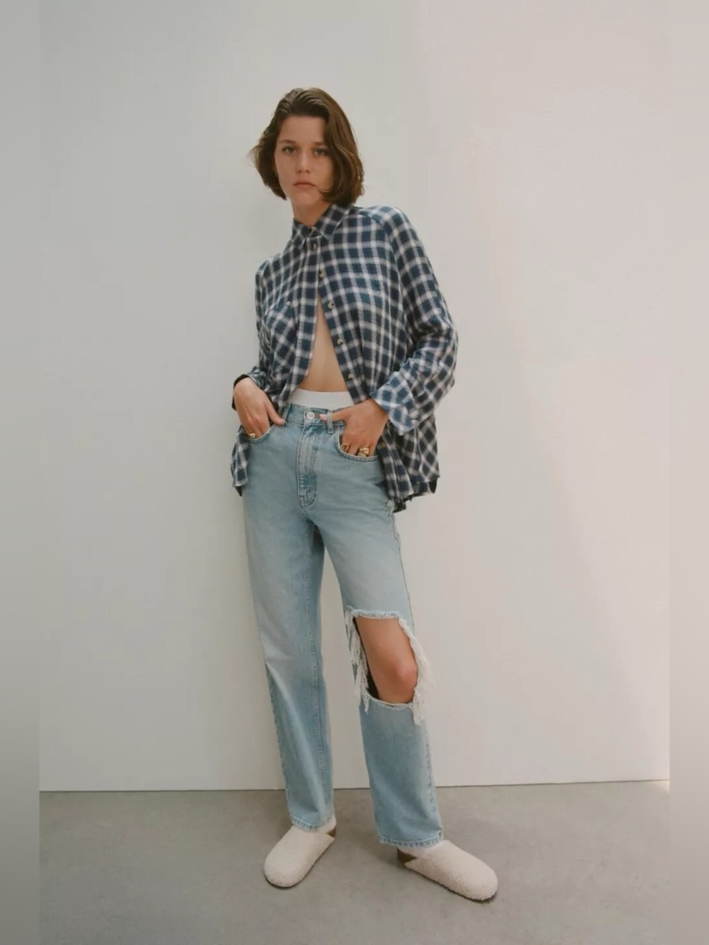 BDG Urban Outfitters High-Rise Baggy Distressed Jeans | 29